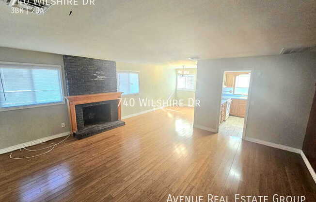 740 WILSHIRE DR