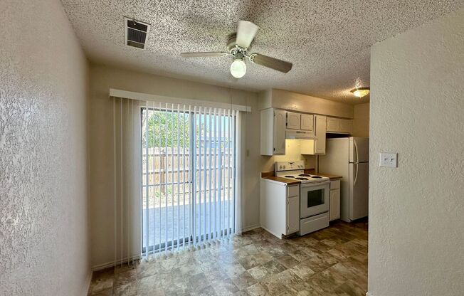 2 beds, 1 bath, 1,030 sqft, $850, Unit B