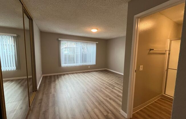 1 bed, 2 baths, 900 sqft, $2,300, Unit 107