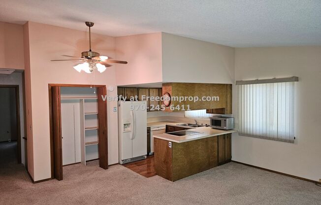 Great 2 bedroom 1.5 bath Duplex on the Redlands