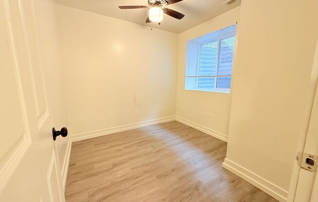 2 beds, 1 bath, $1,299, Unit 3442 #B