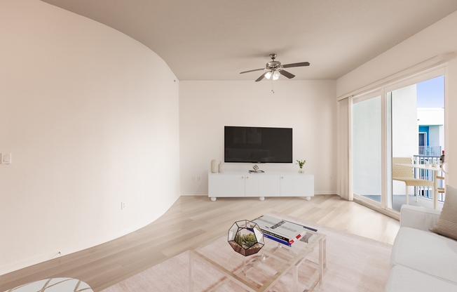 1 bed, 1 bath, 848 sqft, $2,930