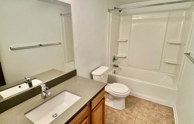 2 beds, 1 bath, 850 sqft, $1,295, Unit 301