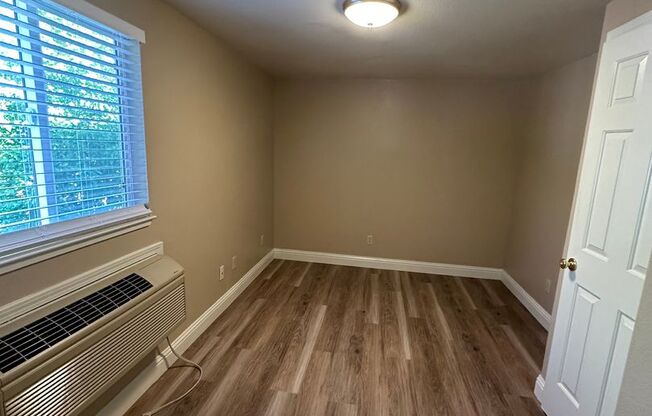 1 bed, 1 bath, 475 sqft, $1,200, Unit C212