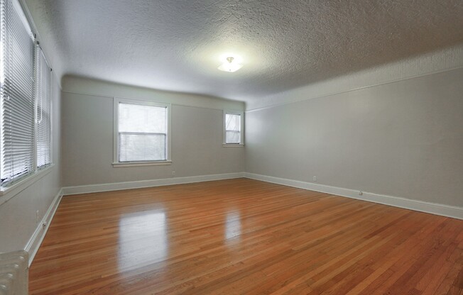 2 beds, 1 bath, 870 sqft, $2,000, Unit 202