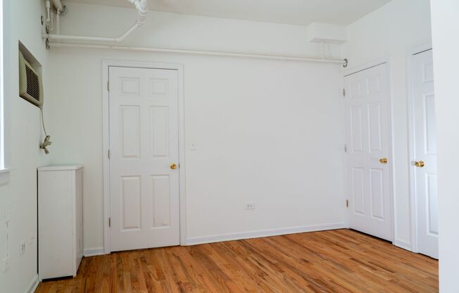 2 beds, 1 bath, 790 sqft, $1,865, Unit 4715-1S