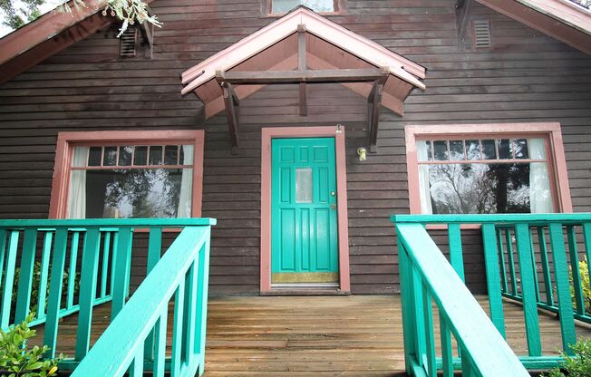 3 Bed/1 Bath Craftsman Home – Oregon City