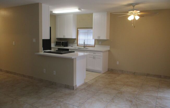 Very nice 2 bedroom 1.5 bath 1st floor condo