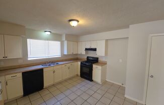 3 beds, 2.5 baths, $1,750