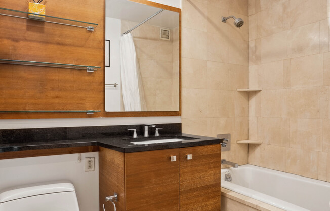 1 bed, 1 bath, 849 sqft, $5,500, Unit 3R