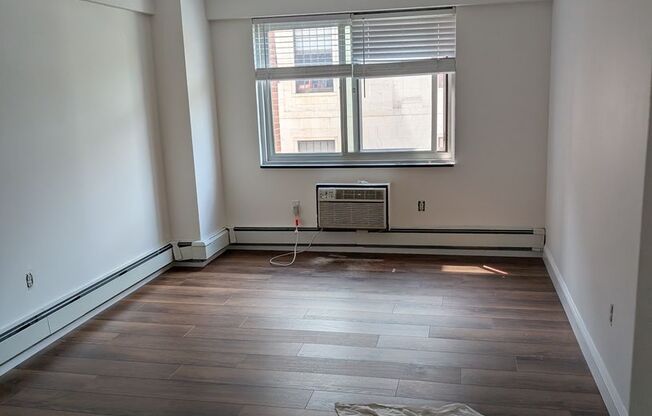 1 bed, 1 bath, 570 sqft, $3,200, Unit 609