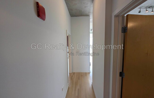 2 beds, 1 bath, 900 sqft, $2,900, Unit 2906