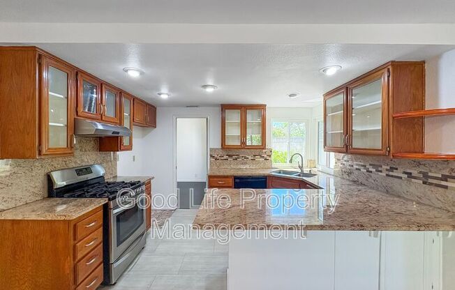 964 SUGARLOAF DR
