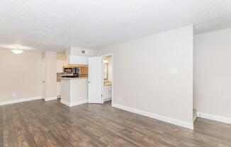 1 bed, 1.5 baths, 706 sqft, $1,160