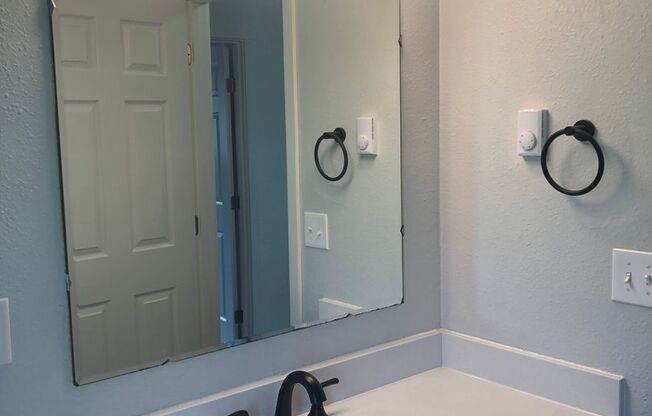 2 beds, 1 bath, $1,695