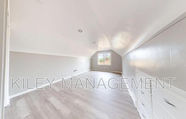 16501 FAIRMOUNT DR