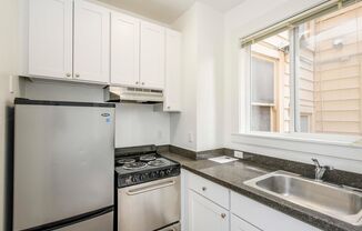 1 bed, 1 bath, $2,295, Unit 205