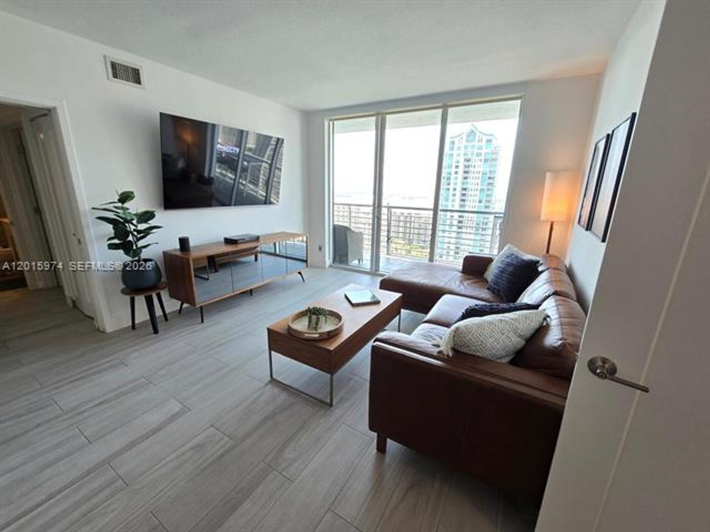 2 beds, 2 baths, 1,227 sqft, $4,400, Unit 325 S Biscayne Blvd # 3719