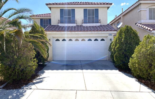 CHARMING HOME AVAILABLE IN SOUTHWEST! HOME HAS LAMINATED HARDWOOD FLOORING, NO CARPETS! KITCHEN HAS BREAKFAST BAR AND ISLAND AND LOTS OF CABINET SPACE! HOME CONTAINS A LOFT UPSTAIRS AND FAMILY ROOM DOWNSTAIRS! BACKYARD PATIO IS COVERED FOR SHADE!