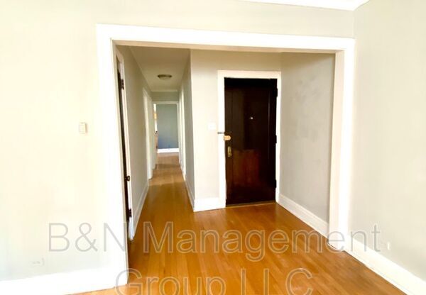 4899 N. Hermitage