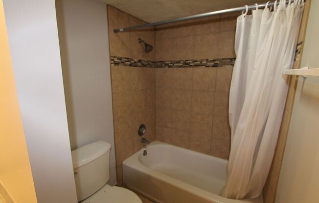 2 beds, 1 bath, 875 sqft, $1,075, Unit 10719-9