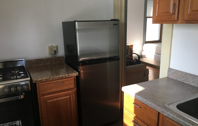 1 bed, 1 bath, 450 sqft, $1,415, Unit 127 #2