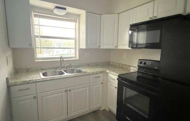 1 bed, 1 bath, 700 sqft, $1,725, Unit 18