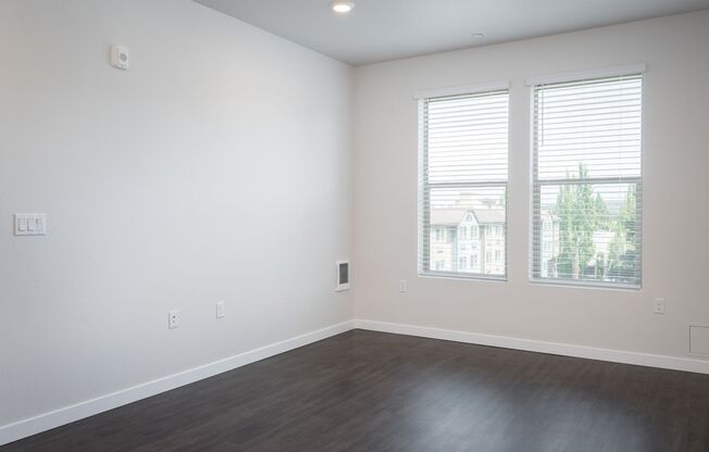 2 beds, 2 baths, 920 sqft, $2,395, Unit 25-205