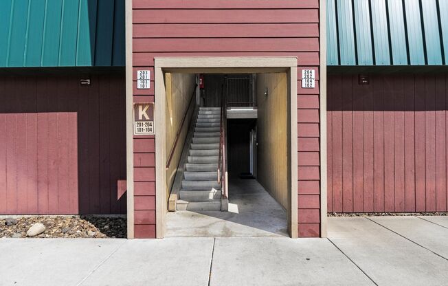 2 beds, 1 bath, 775 sqft, $1,304