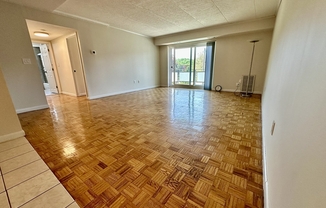 44 BROADLAWN PARK