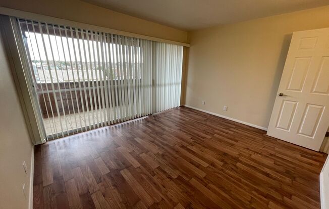 2 beds, 2 baths, 872 sqft, $1,275, Unit 20-A