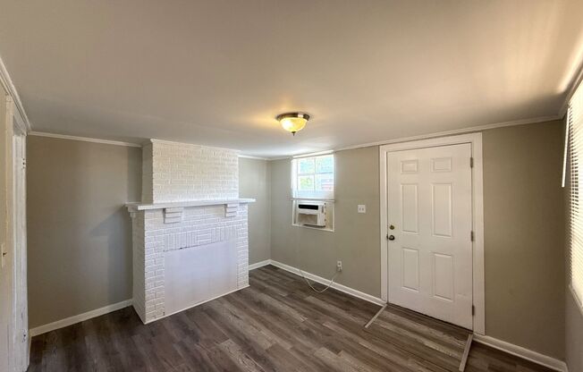 2-Bedroom Duplex!