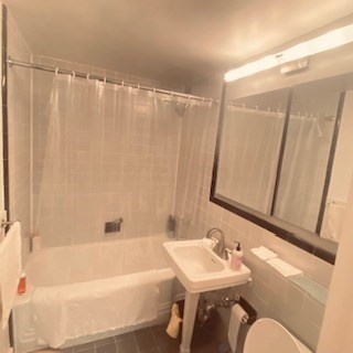 Studio, 1 bath, 570 sqft, $2,700, Unit 125