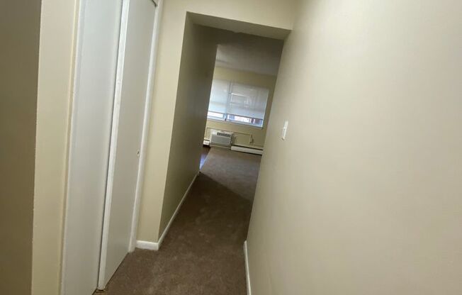 1 bed, 1 bath, 601 sqft, $1,050, Unit D02