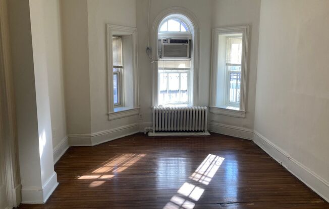 1 bed, 1 bath, 450 sqft, $1,199, Unit 1301-03