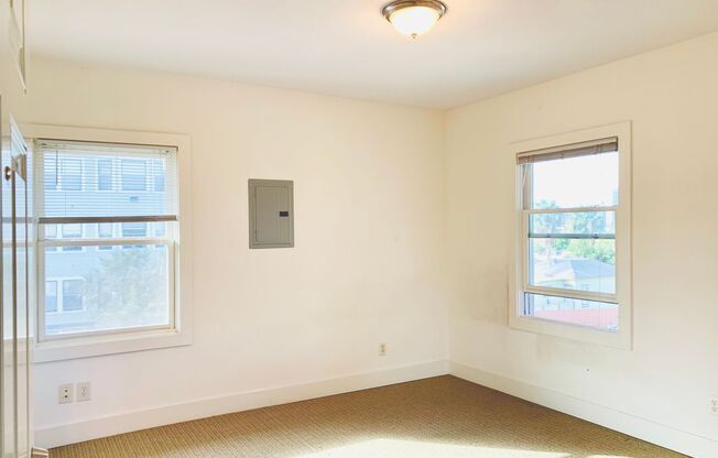 STUDIO WITH A PEAK VIEW OF DOWNTOWN! $1,495/month!