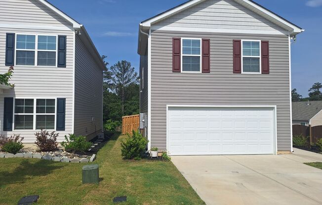 Lovely Four Bedroom Home  Appropriately 5 Minutes Away from Gate Ft Jackson and 30 Minutes from Shaw Air Force Base!