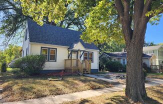 Nice updated 3 Bedroom House in a Great Neighborhood