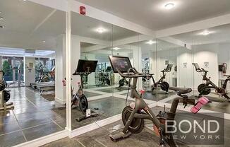 2 beds, 1 bath, $5,795, Unit 901