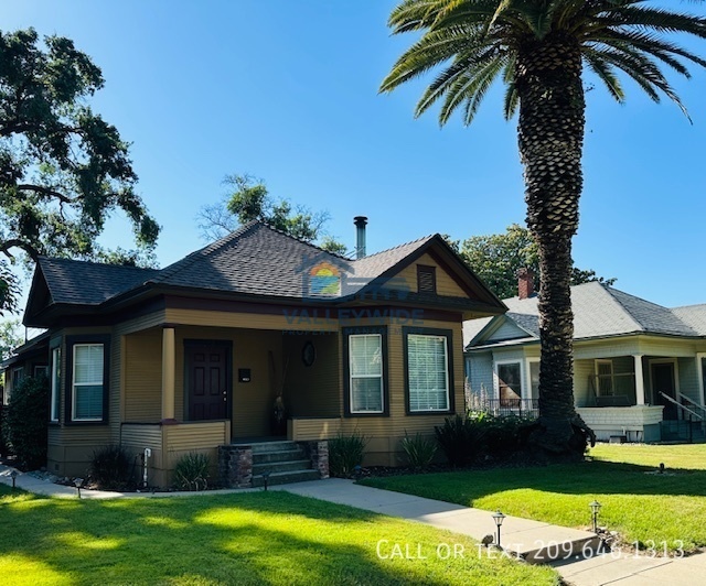 115 POPLAR AVE