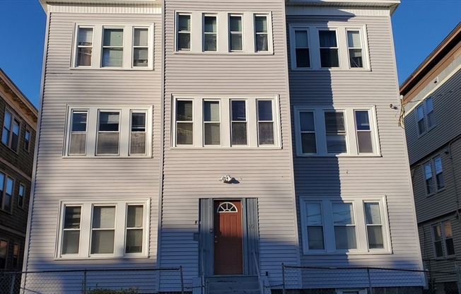 15 MORA ST