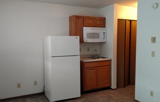 Studio, 1 bath, $490, Unit 35-B