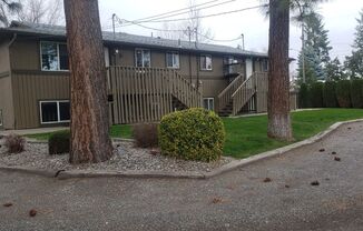 Two weeks rent Free- 2 bedroom 1 bath Great Spokane Valley Location-Available Now