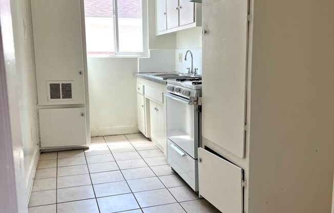 Studio, 1 bath, $1,550