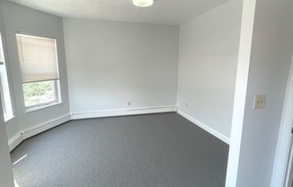2 beds, 1 bath, 700 sqft, $3,200, Unit 6(3A)