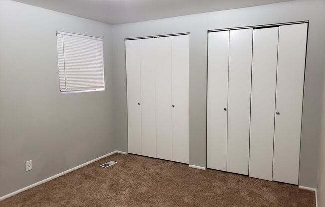 2 beds, 1 bath, 864 sqft, $1,195, Unit Unit 33