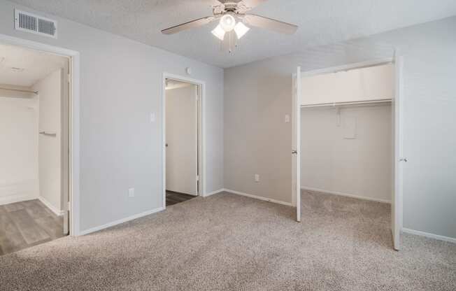 Bedroom with Ceiling Fan at Preston Villas Apartment Homes, Dallas, Texas, TX