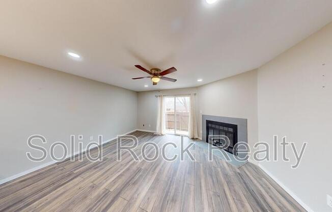 2331 LEXINGTON VLG LN