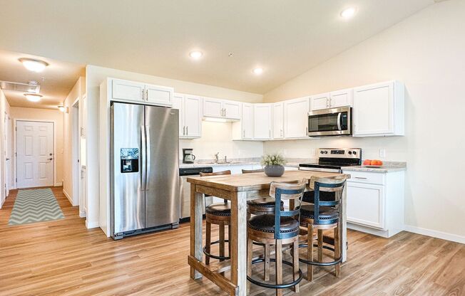 2 beds, 2 baths, 1,110 sqft, $1,800