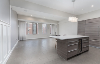 1 bed, 1 bath, 919 sqft, $4,400, Unit 411